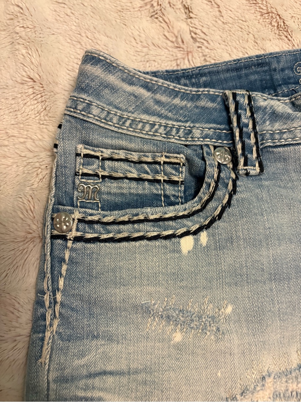 Miss Me Distressed Denim Shorts - Picture 3 of 5